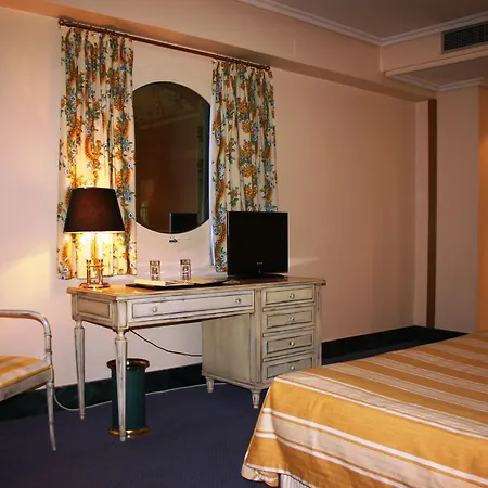La Vega Hotel