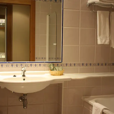 La Vega 4*